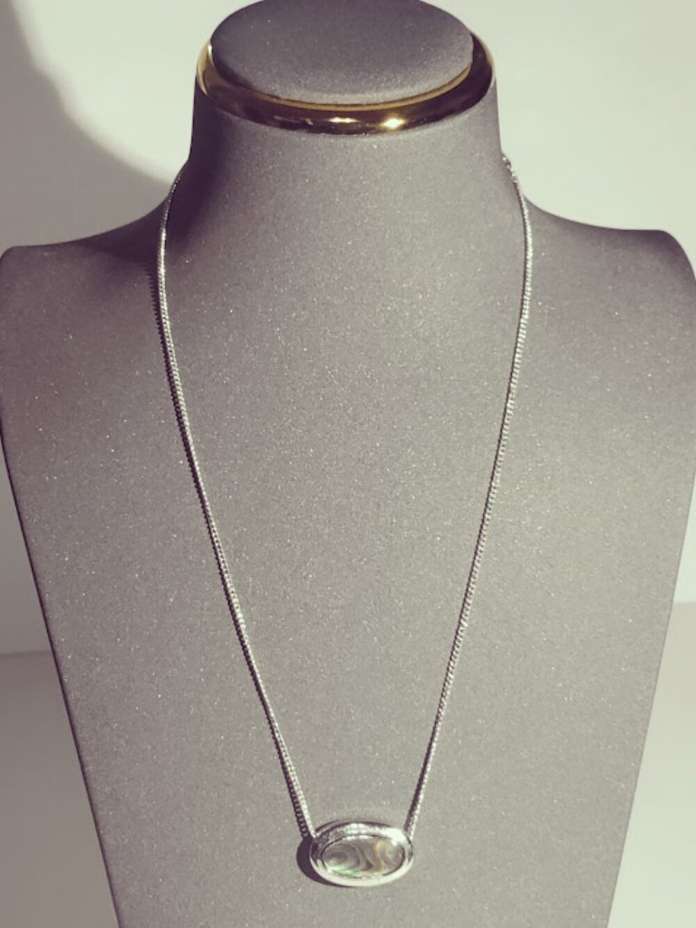 Avon Silver Tone Oval Shell Look Pendant Necklace